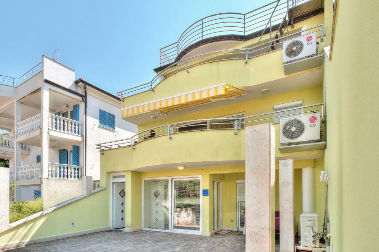Apartment Katarina Crveni Vrh Exterior photo